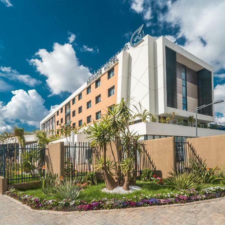 Golden Tulip Royaume Hotel Algiers Exterior photo